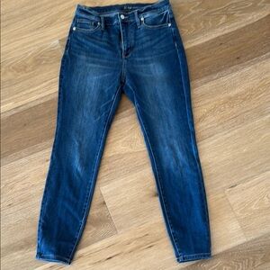 🥰New York & Company Blue Skinny Jeans with Tapered Leg. Size 8